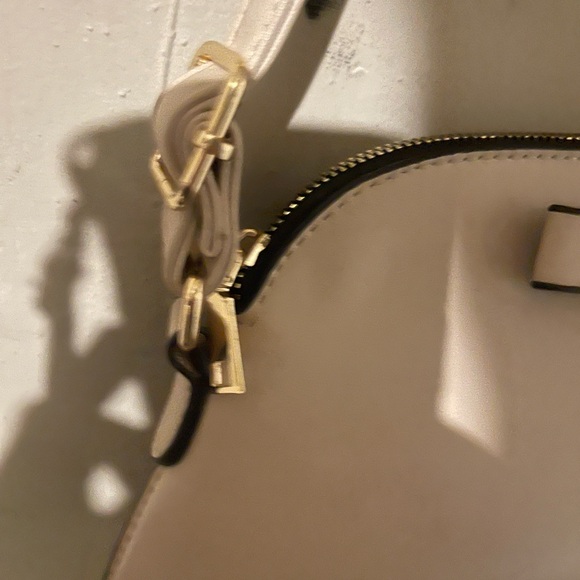 Bow tie cream crossbody bag - Picture 6 of 11